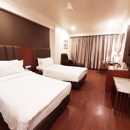 Fortune Murali Park Hotel Vijayawāda Extérieur photo
