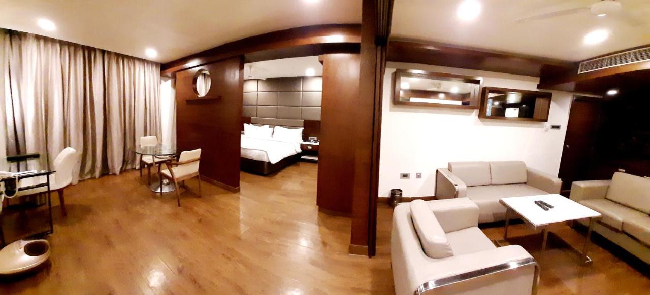 Fortune Murali Park Hotel Vijayawāda Extérieur photo