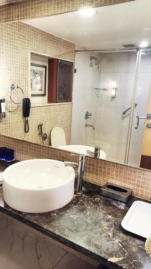 Fortune Murali Park Hotel Vijayawāda Extérieur photo