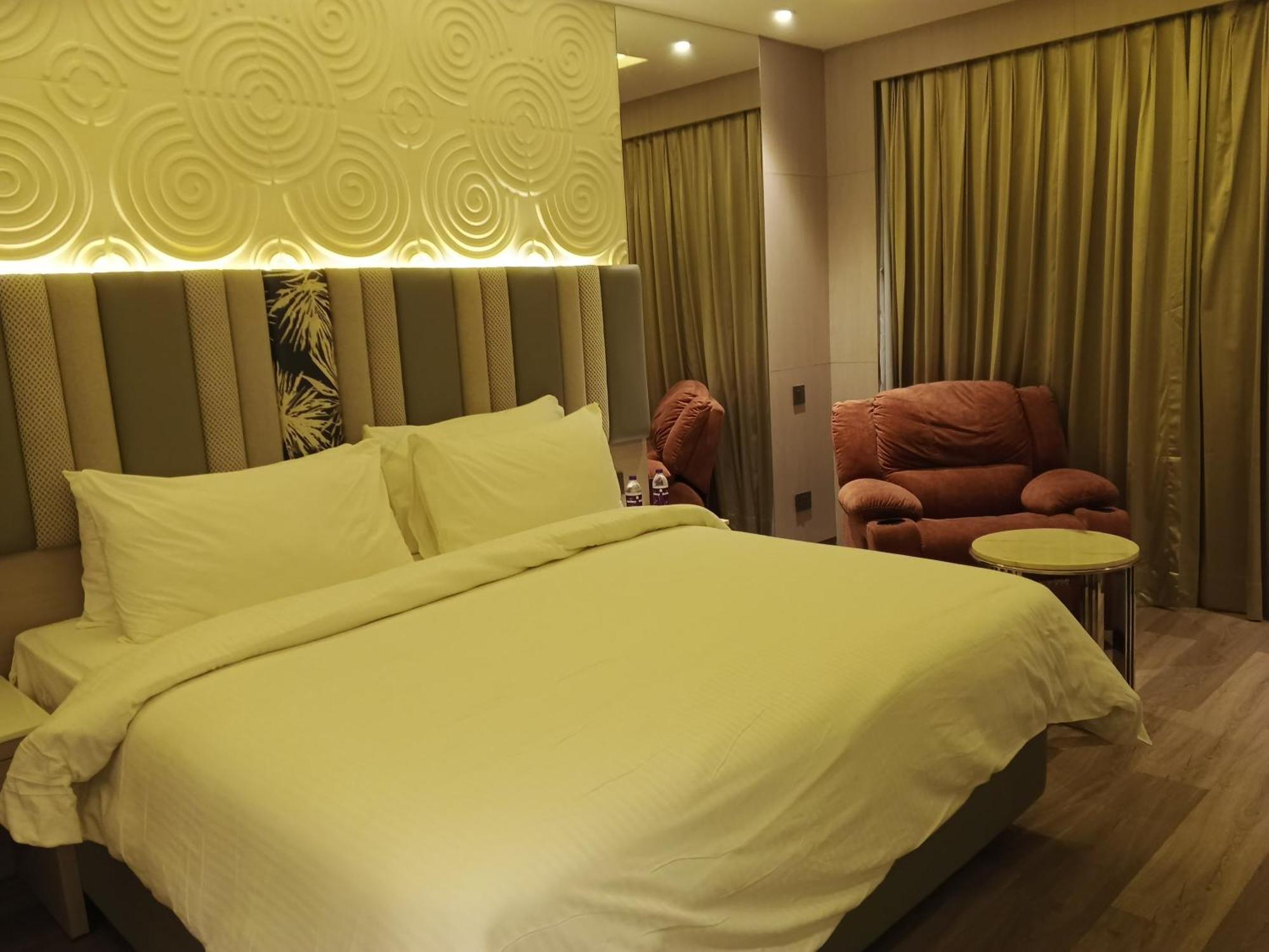 Fortune Murali Park Hotel Vijayawāda Extérieur photo