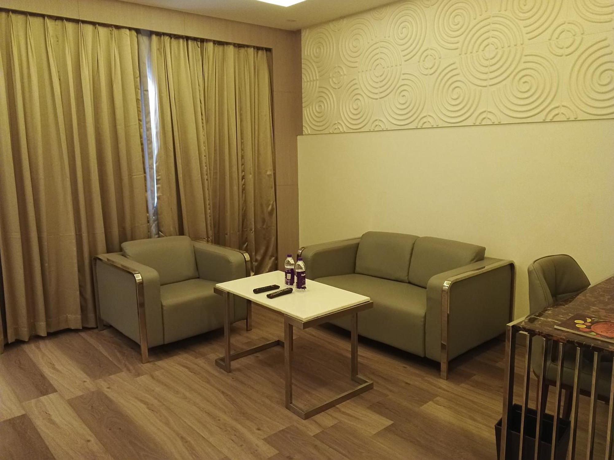 Fortune Murali Park Hotel Vijayawāda Extérieur photo
