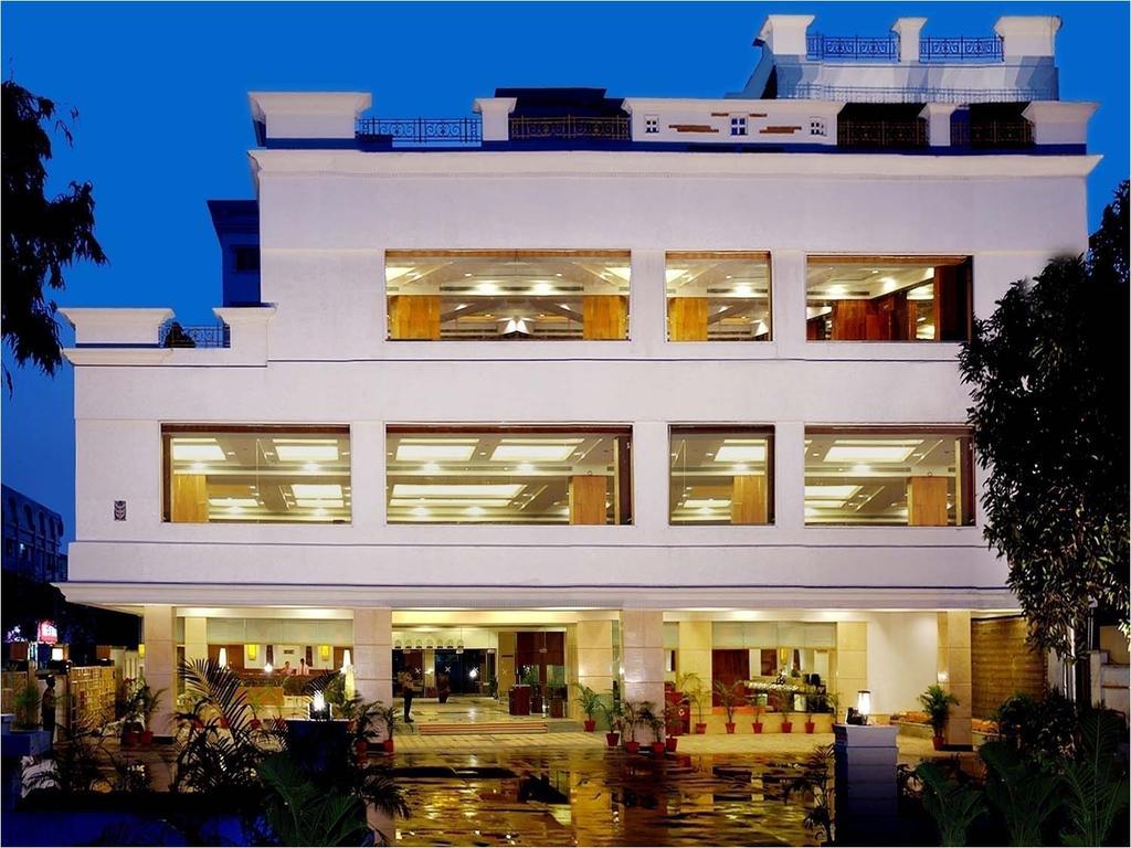 Fortune Murali Park Hotel Vijayawāda Extérieur photo
