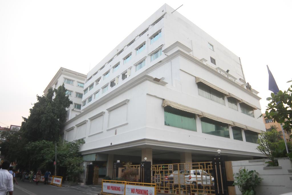 Fortune Murali Park Hotel Vijayawāda Extérieur photo