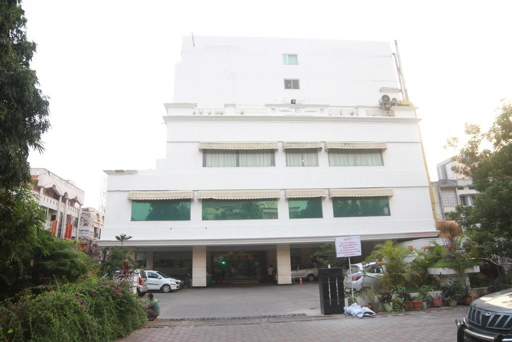 Fortune Murali Park Hotel Vijayawāda Extérieur photo
