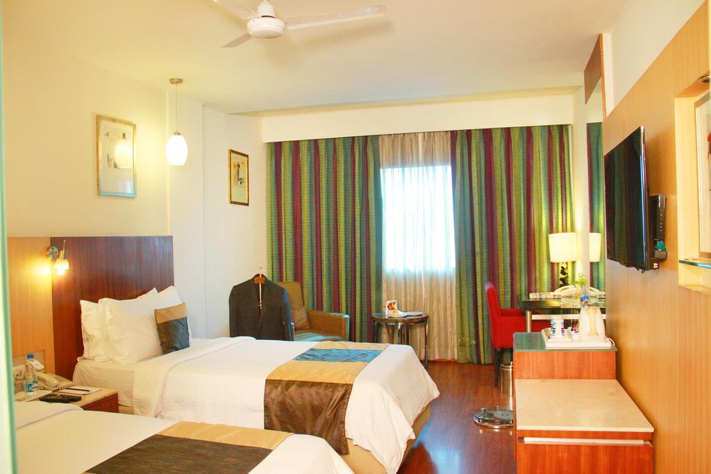 Fortune Murali Park Hotel Vijayawāda Extérieur photo