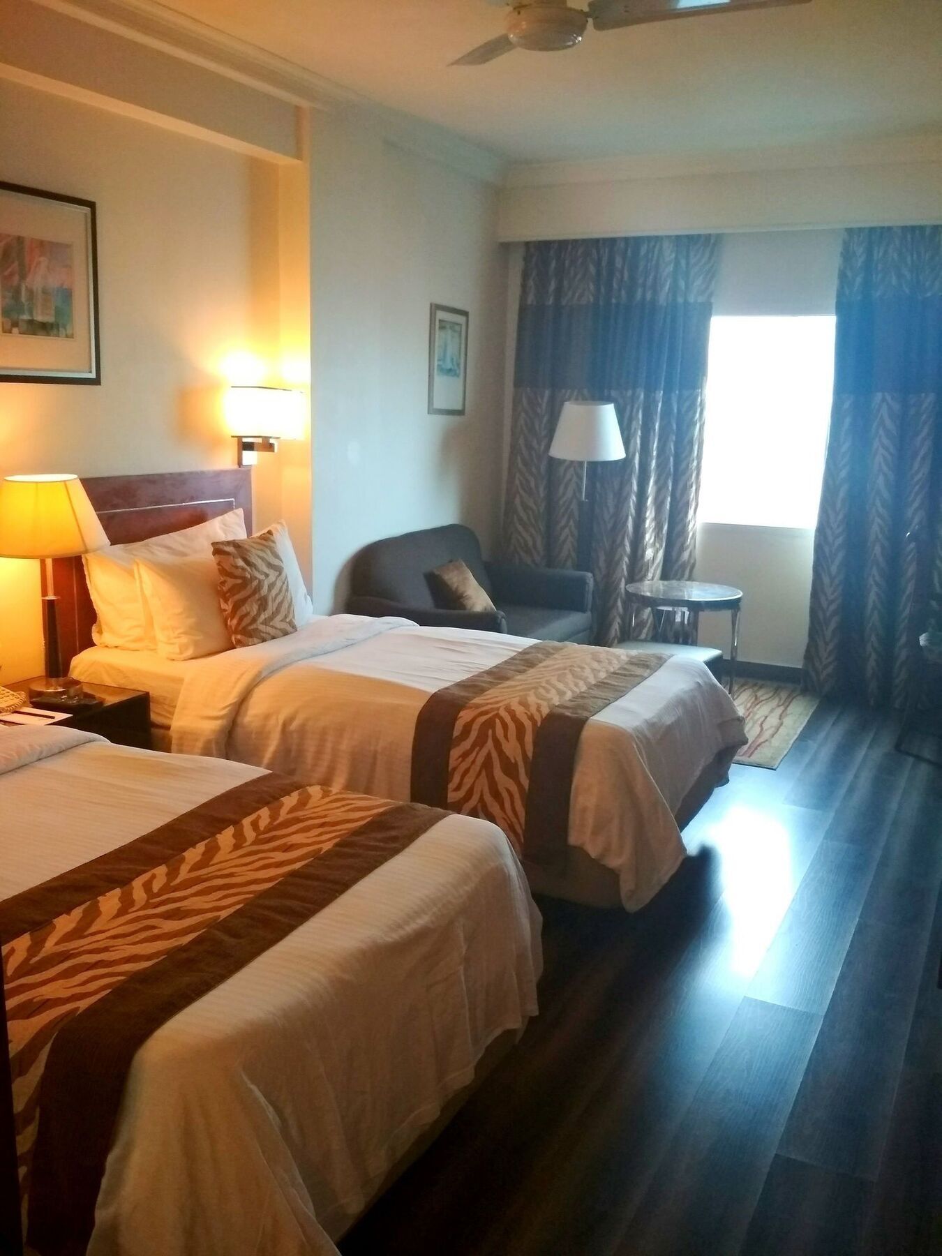 Fortune Murali Park Hotel Vijayawāda Extérieur photo