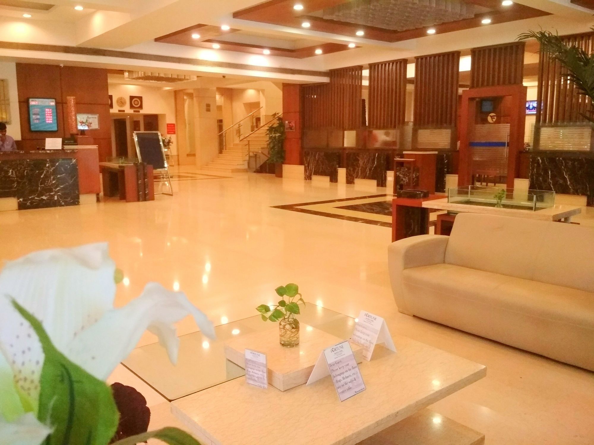 Fortune Murali Park Hotel Vijayawāda Extérieur photo