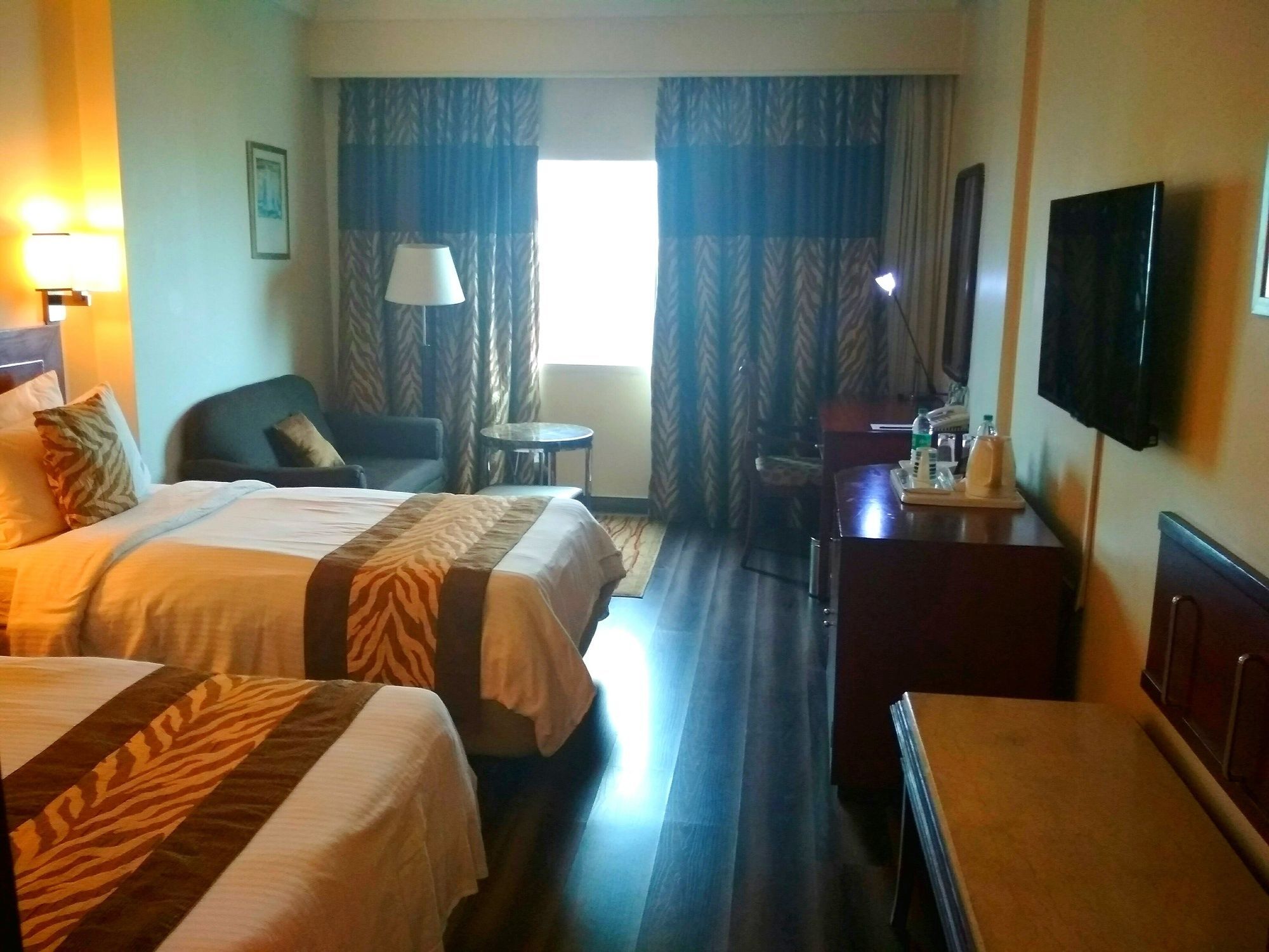 Fortune Murali Park Hotel Vijayawāda Extérieur photo